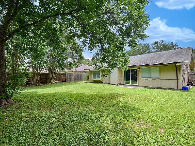 22018 Grand Forks Dr — Photo 41