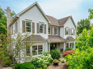 48 Stratford Rd, Hudson, OH 44236