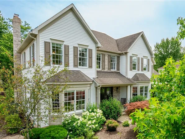 48 Stratford Rd, Hudson, OH 44236