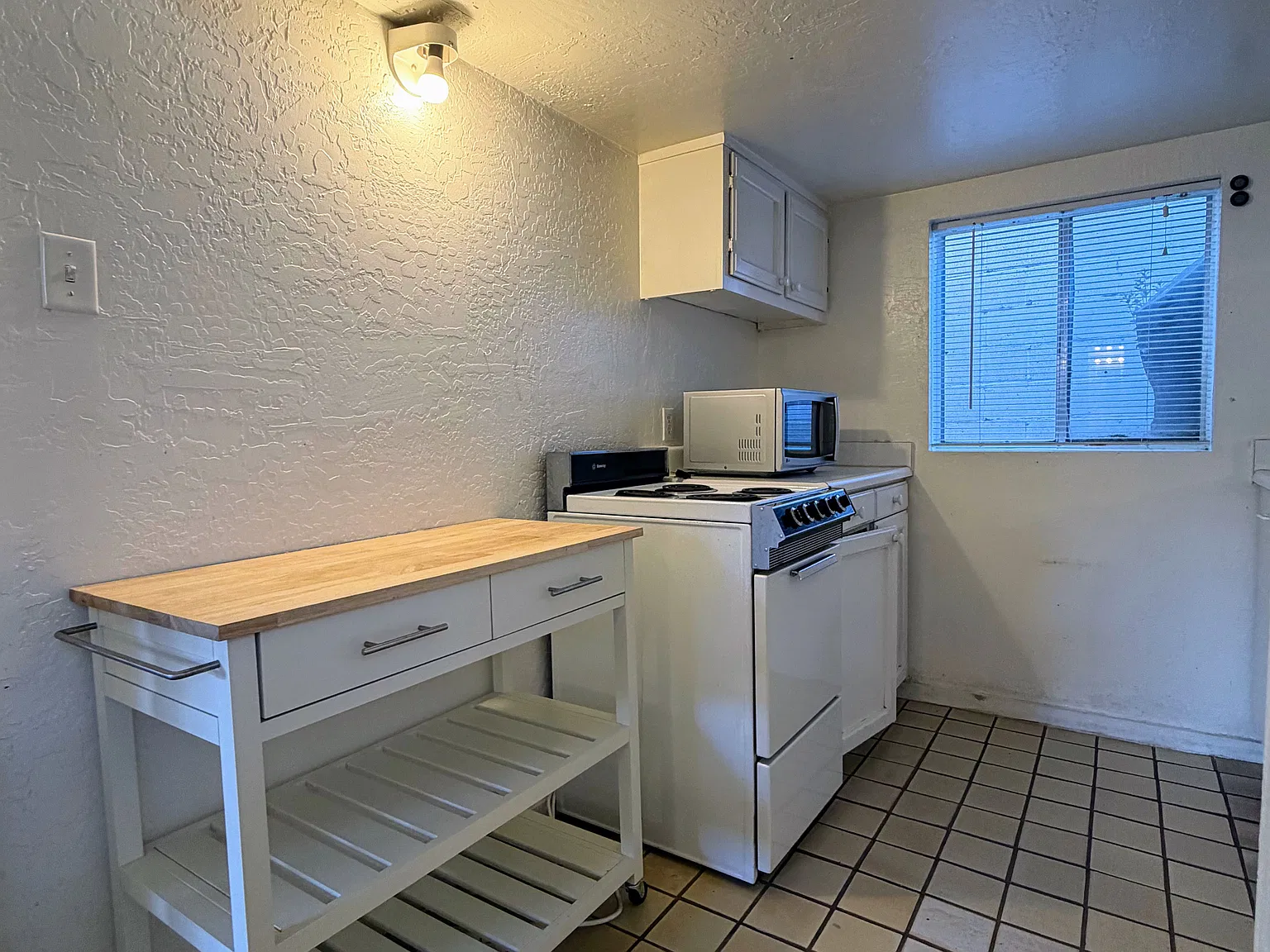 Studio, 550 sqft, $2,595 — Photo 4