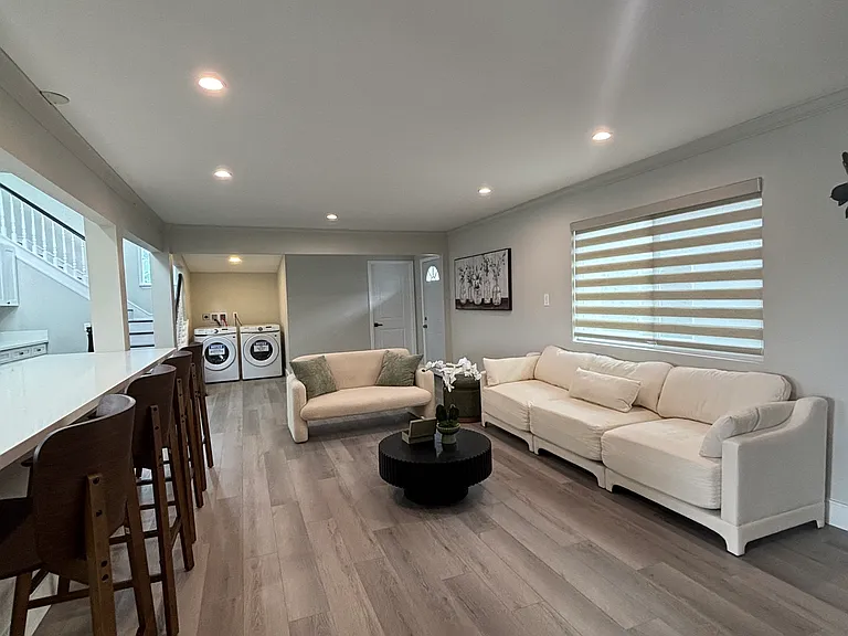 11392 Biscayne Blvd — Photo 7