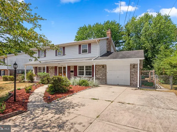 7907 Esther Dr, Oxon Hill, MD 20745