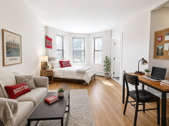 4th image of 831 Beacon St #205