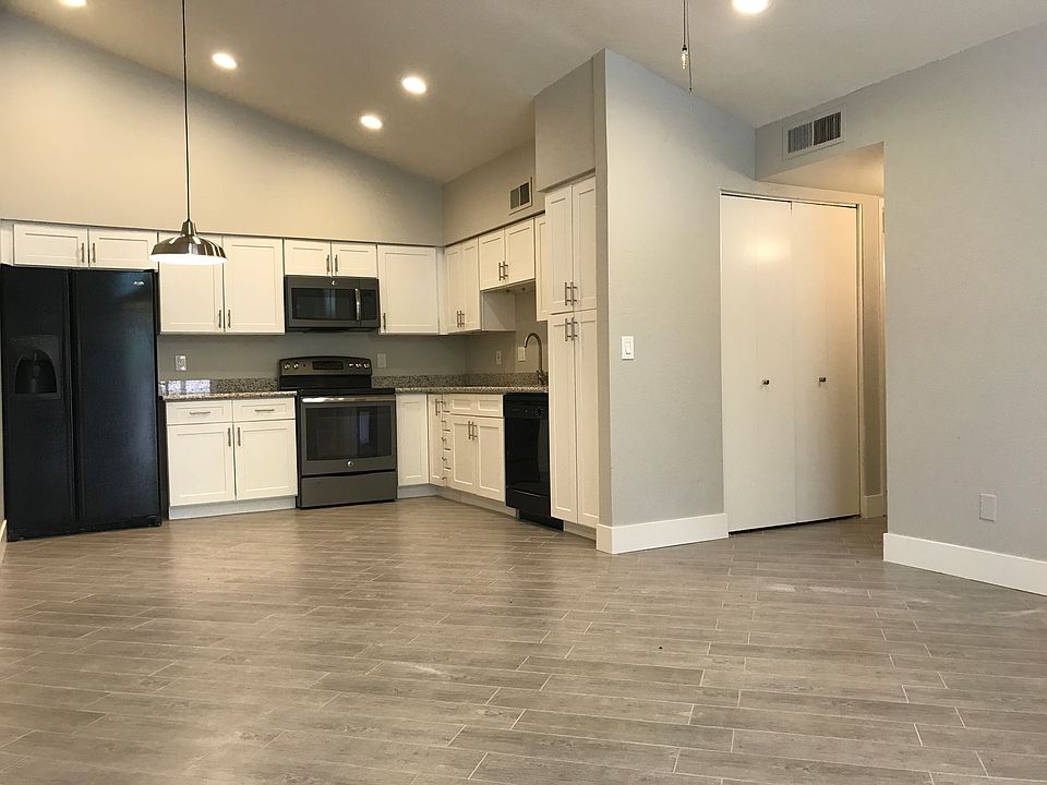 1st image of 525 N May St APT 19