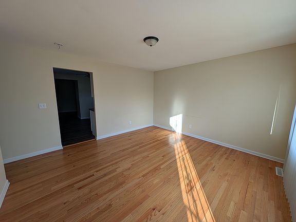 4th image of 1024 Ralston St