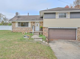 557 Vale Rd, Springfield, OH 45504