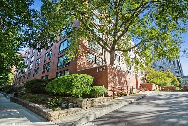 1st image of 1143 S Plymouth Ct APT 106