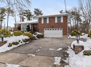 201 Martin Drive, Syosset, NY 11791