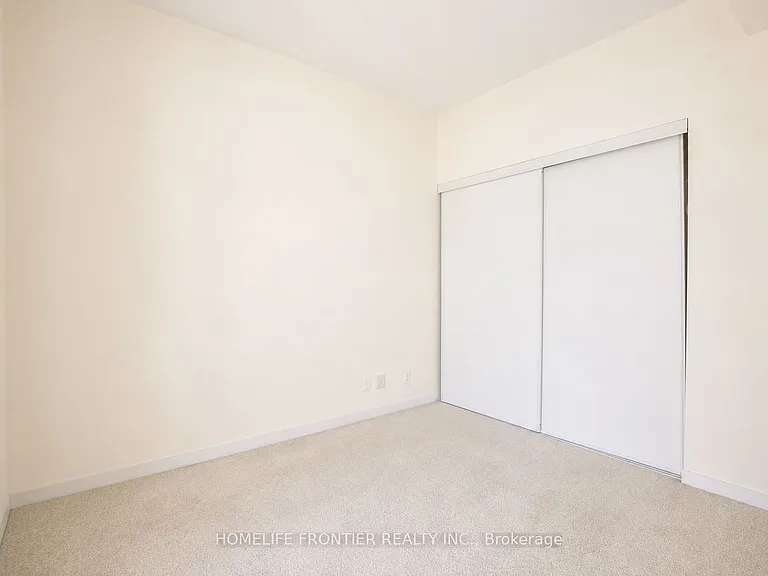 30 Canterbury Pl #703 — Photo 9