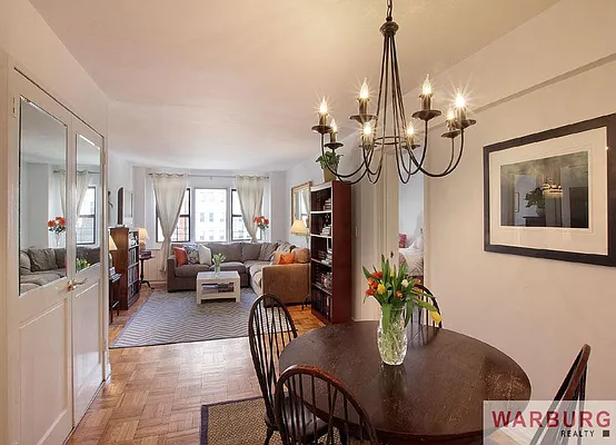 Sold by Warburg | media 9