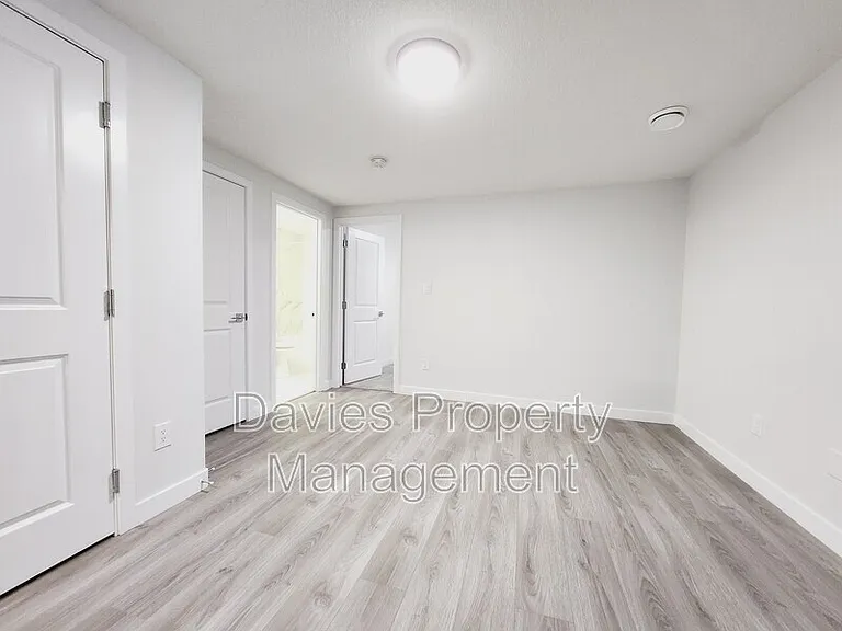 9475 Colak Ln SW #BASEMENT — Photo 3
