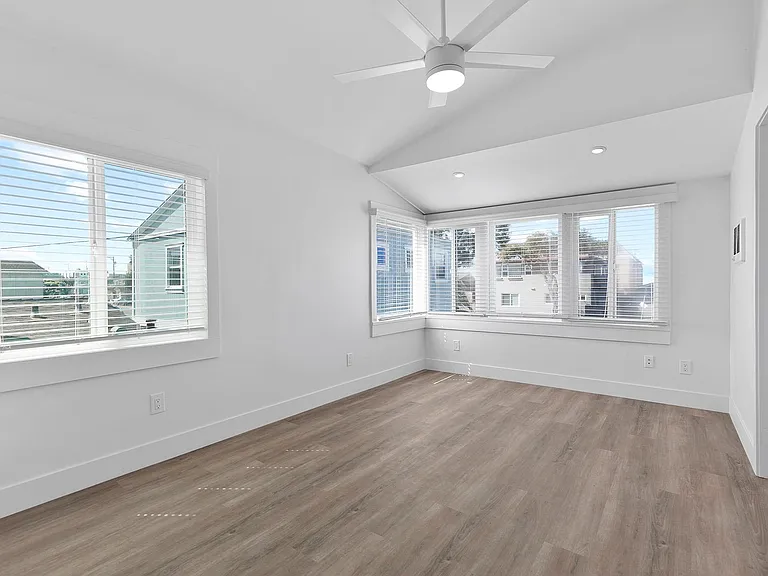 802-812 El Carmel Pl #808 — Photo 5