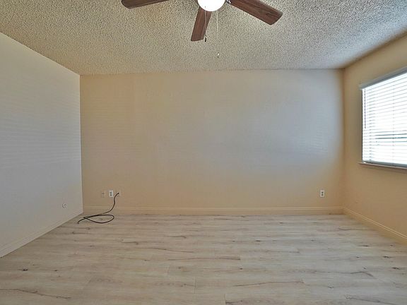 5th image of 905 E Florinda Street