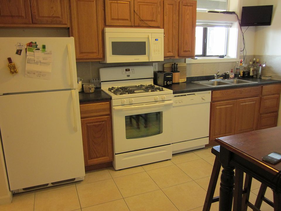 1st image of 1435 S Vandeventer Ave