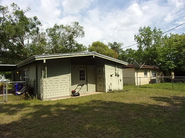 3021 Balfour Ave — Photo 3