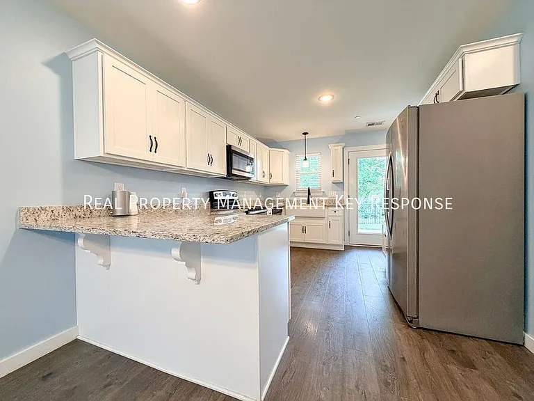 213 Emmett Dr — Photo 5