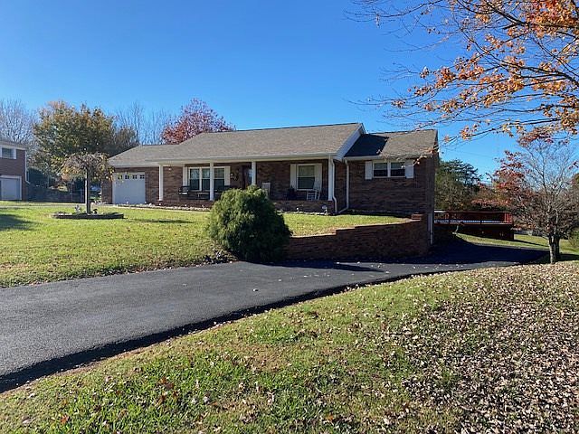 1st image of 2679 Lakemoore Dr