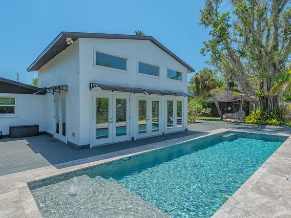 5401 Shadow Lawn Dr, Sarasota, FL 34242