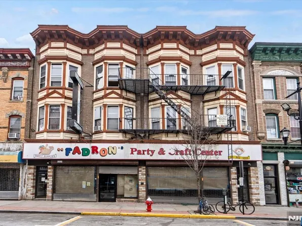900-902 Summit Ave, Union City, NJ 07087