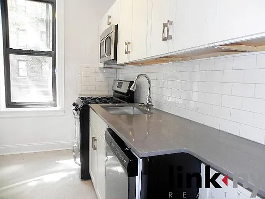 Rented by Link NY Realty | media 19