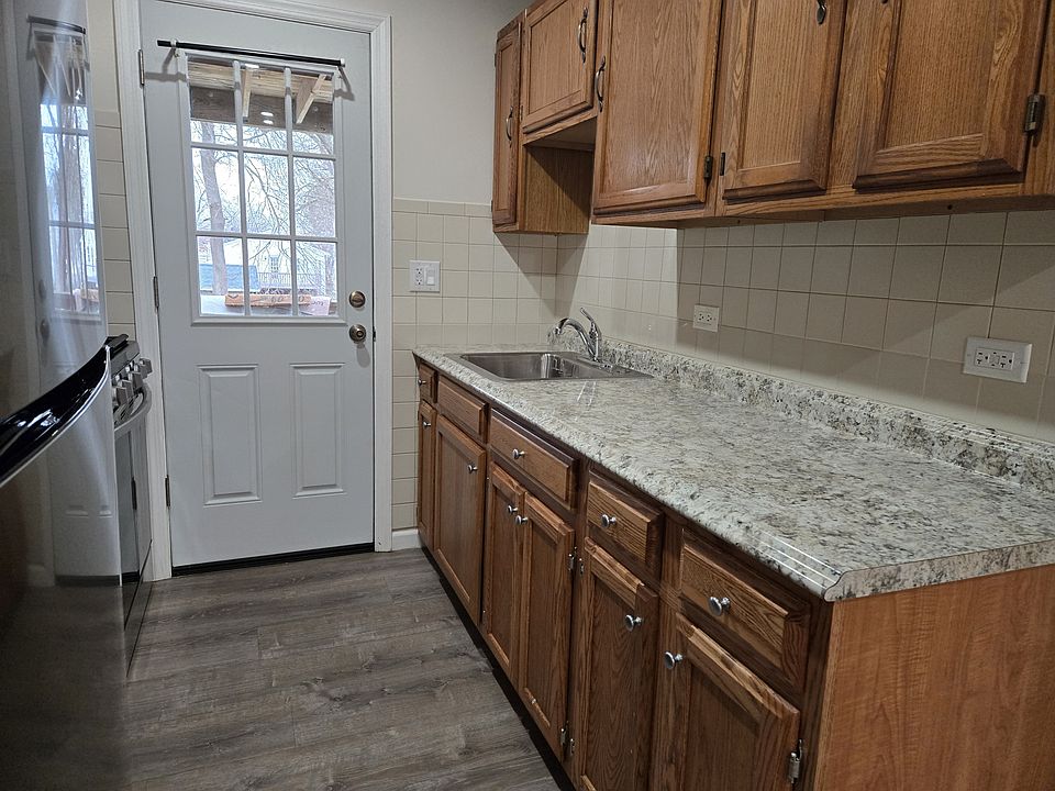 1st image of 19 Glenwood Ave APT C