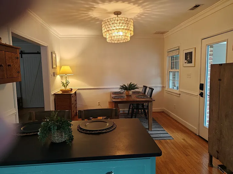 2108 Davenport Ave — Photo 7