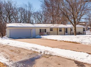 806 Forest Hills Dr SW, Rochester, MN 55902