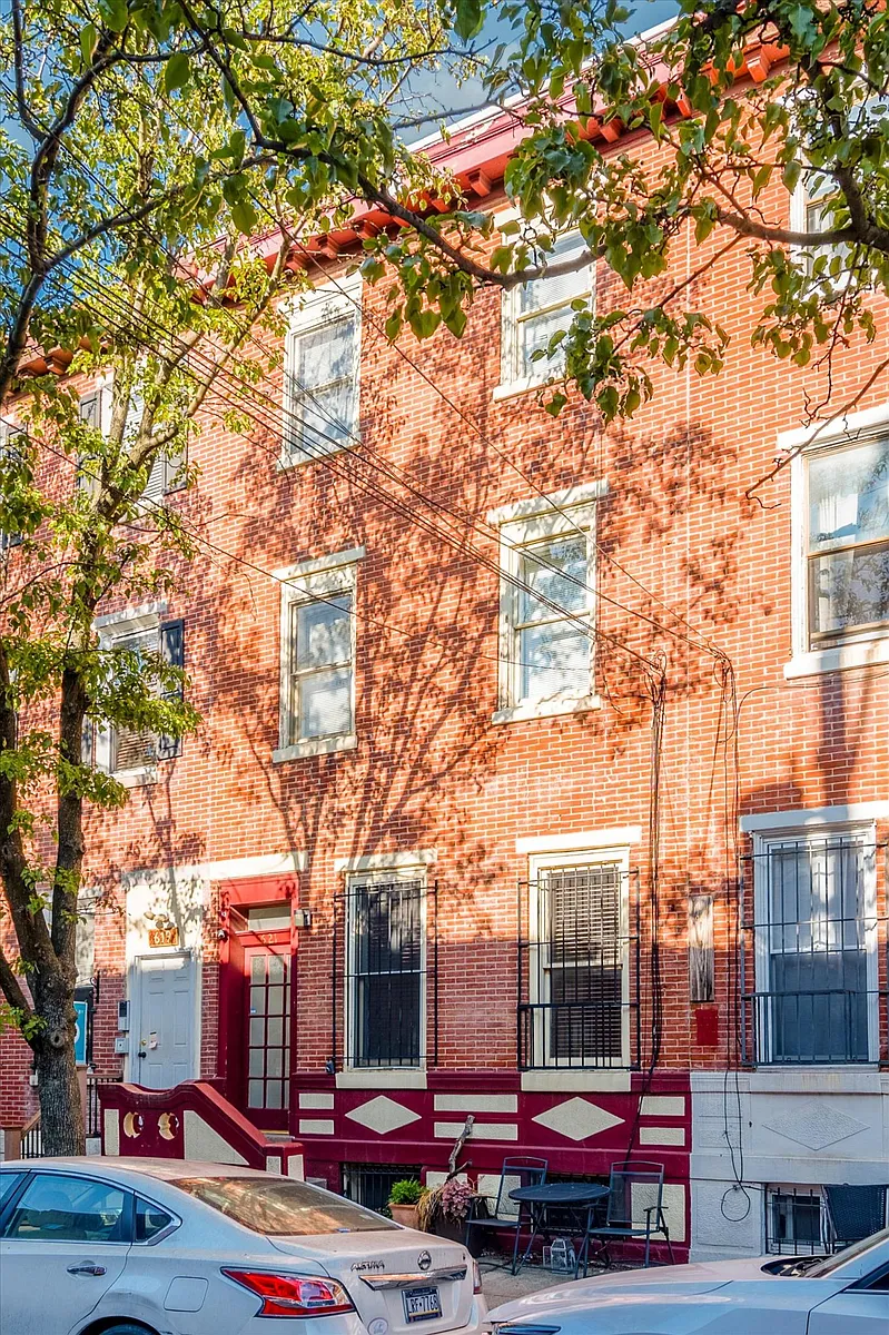 Building Photo - 621 S 16th St #1