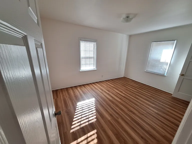 1731 N Lincoln St — Photo 11