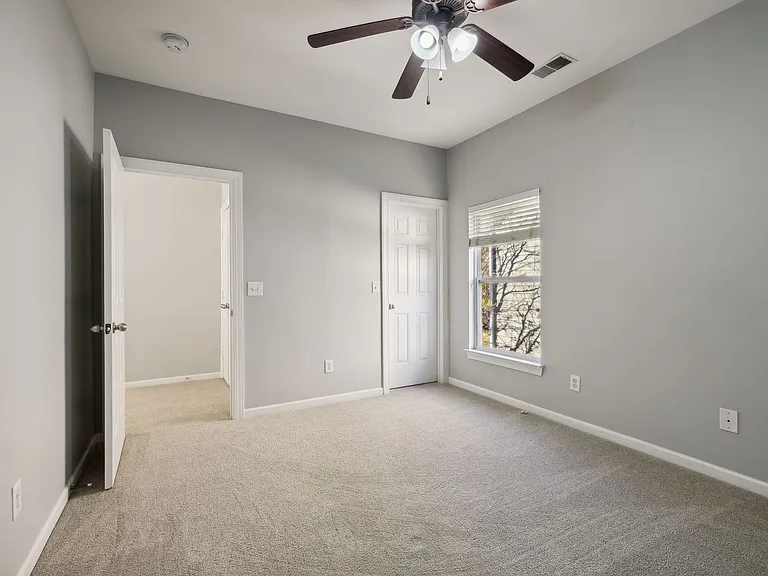 524 Pennystone Dr — Photo 32