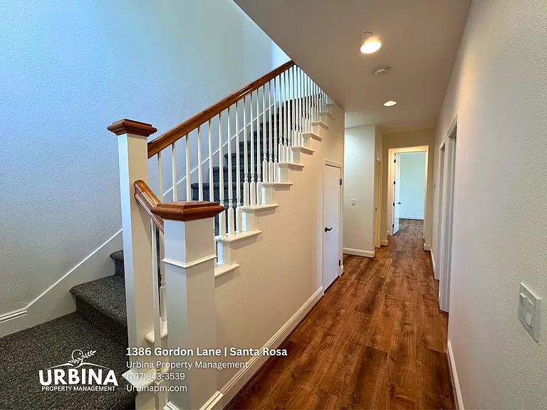1386 Gordon Ln — Photo 15