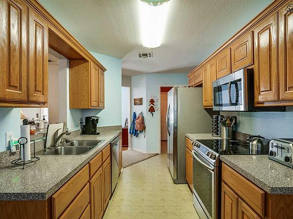 5th image of 1619 City View Dr