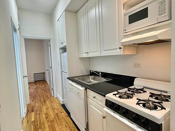 3rd image of 333 E 84th St APT 1E