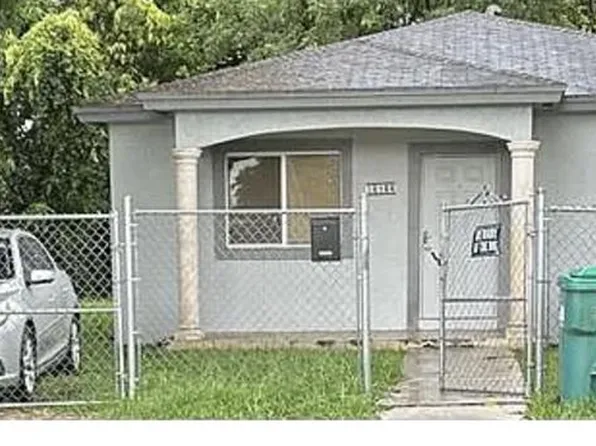 10136 W Hibiscus St, Miami, FL 33157