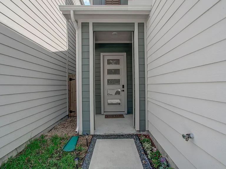 970 Highland Sound Ln — Photo 28