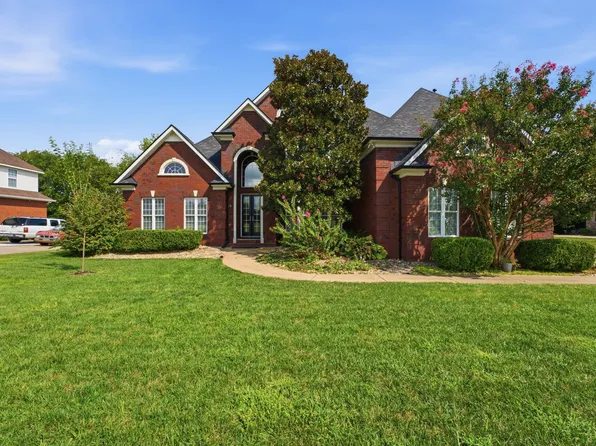 2292 Alexander Blvd, Murfreesboro, TN 37130