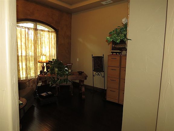 4th image of 46 Bunker Dr