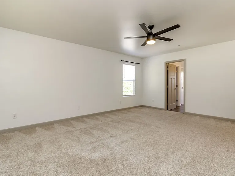 1661 Jensen Ave — Photo 28