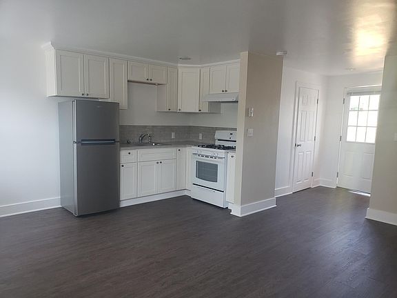 2nd image of 102 N Montgomery Ave #4