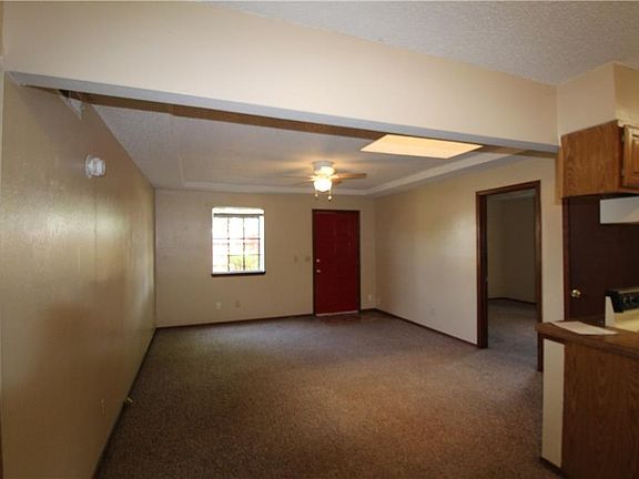 2nd image of 1208 Parkwood Ct