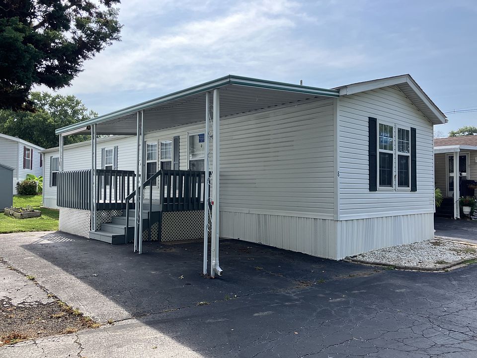 1st image of 8 Lake Ridge Dr #Lake8