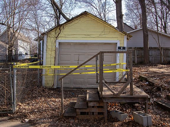 5th image of 57 Seivour Ave