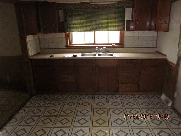 3rd image of 1153 N Main St