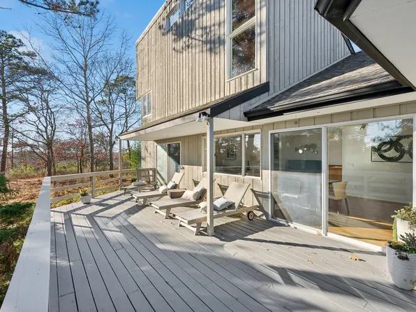 https://photos.zillowstatic.com/fp/5bf2b880b8c9760777f129187e52ee6c-p_e.webp