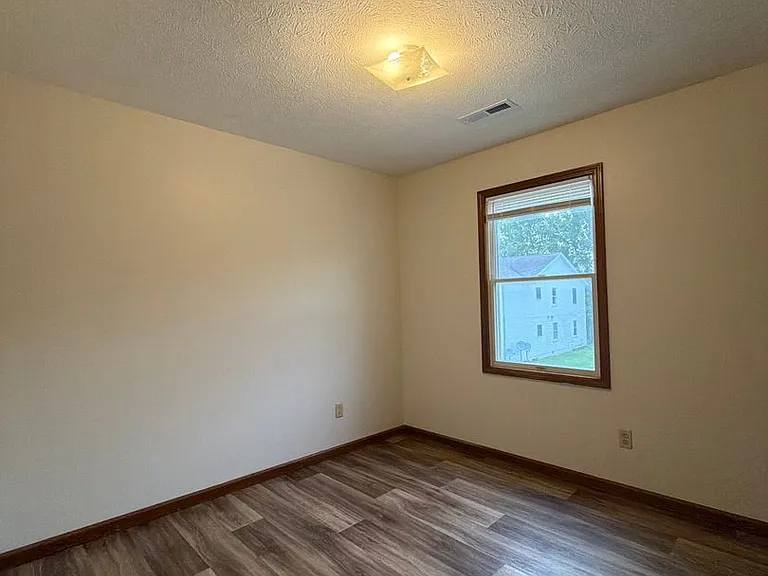 213 Stonewall Ct — Photo 7