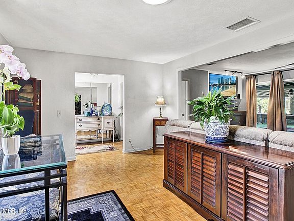5th image of 2741 BIRCHWOOD Drive