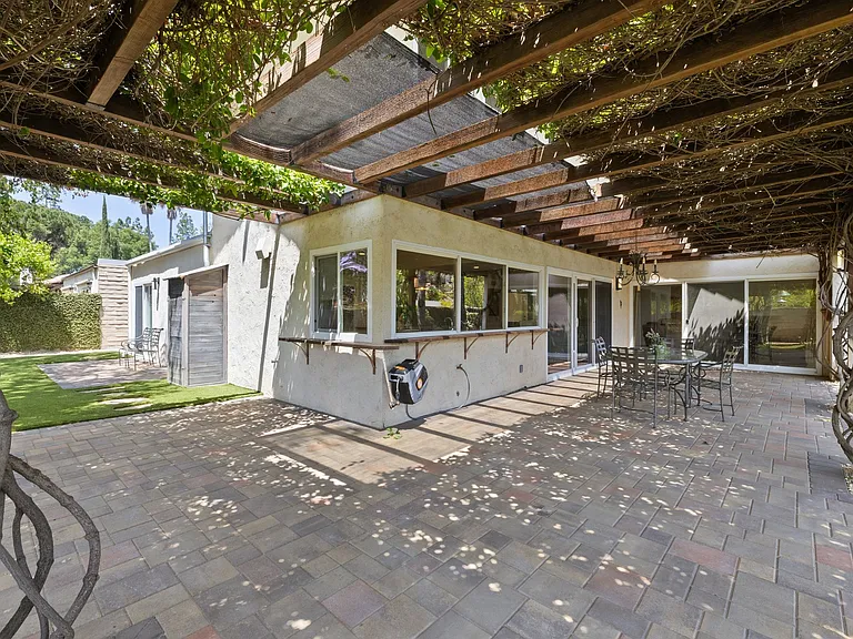 4501 Regents Ct — Photo 45