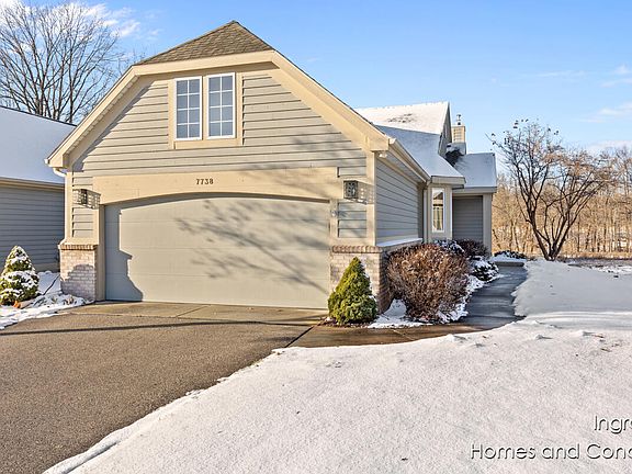 2nd image of 7738 Greenbrier Dr NE