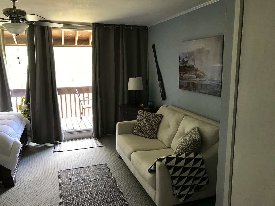 2nd image of 208 Lakeside Villa