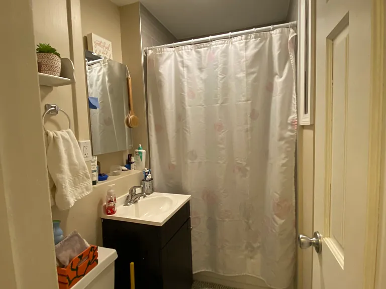 220 Hanover St #3 — Photo 40